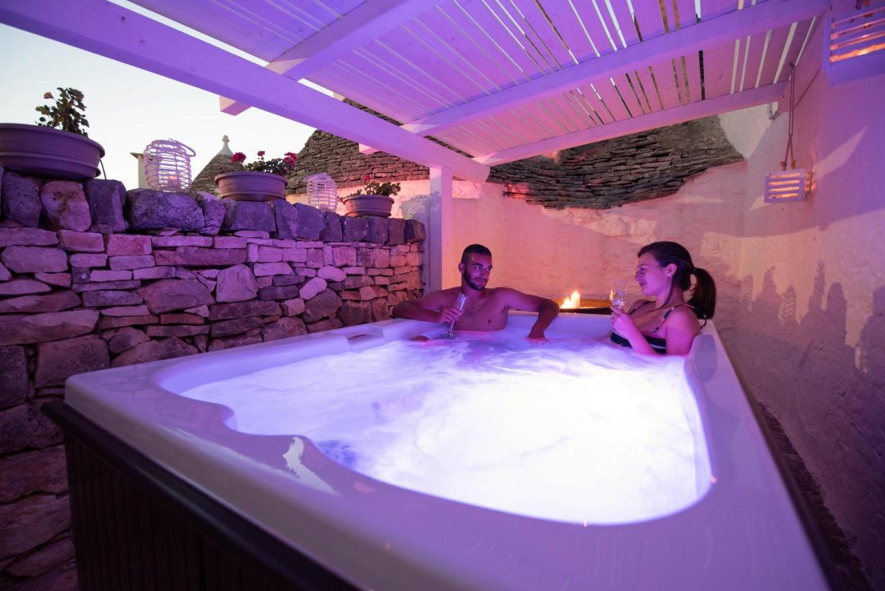 Trulli Holiday Deluxe&Wellness Alberobello Exterior foto